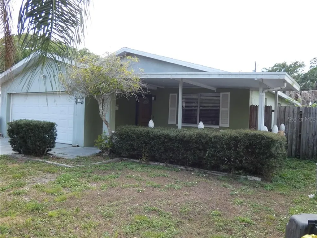 213 NE Monroe Circle N St Petersburg FL 33702