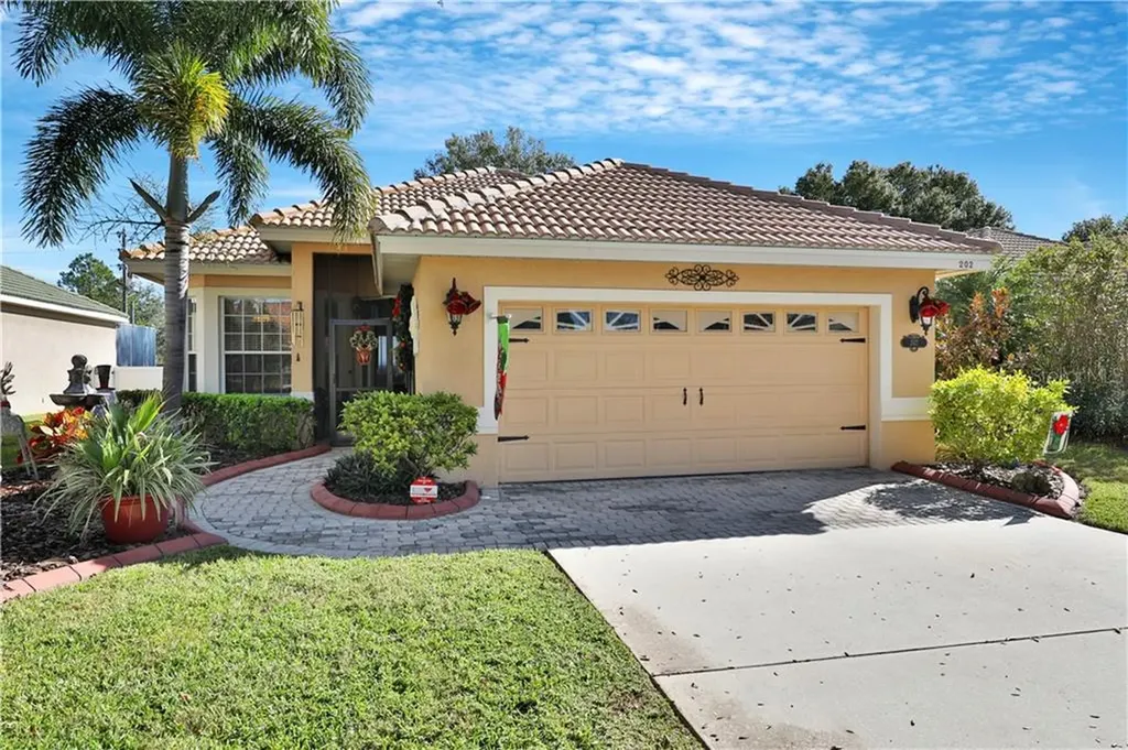 202 Lake Region Boulevard S Winter Haven FL 33881