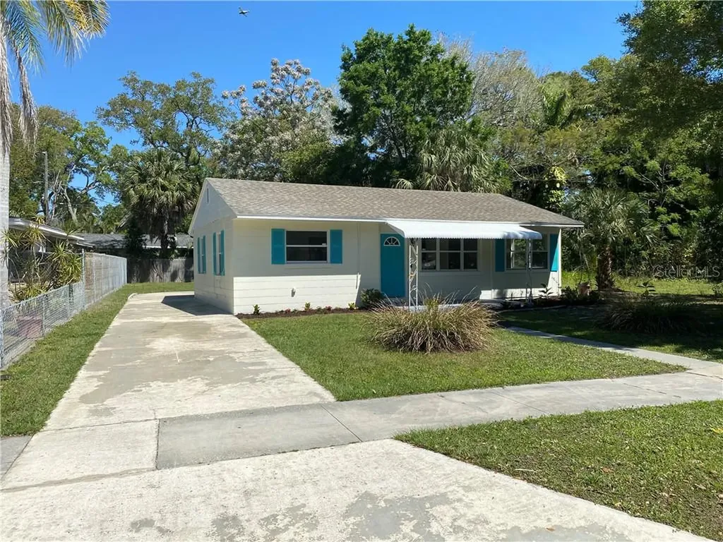 811 28th Ave S St Petersburg FL 33705