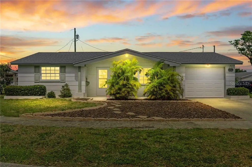 5719 Casino Drive Holiday FL 34690