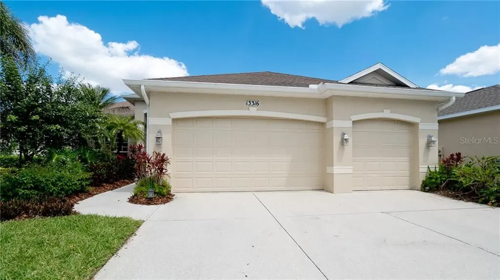 13316 Purple Finch Circle Lakewood Ranch FL 34202