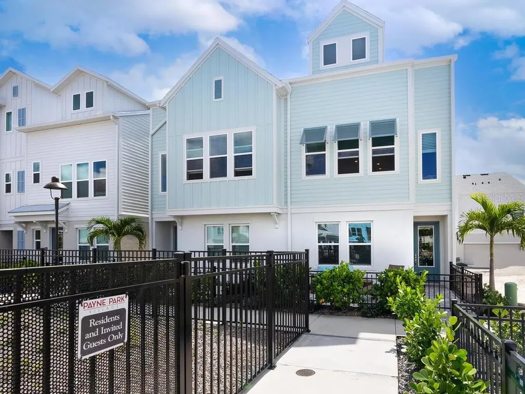 2308 Lindstrom Street Sarasota FL 34237
