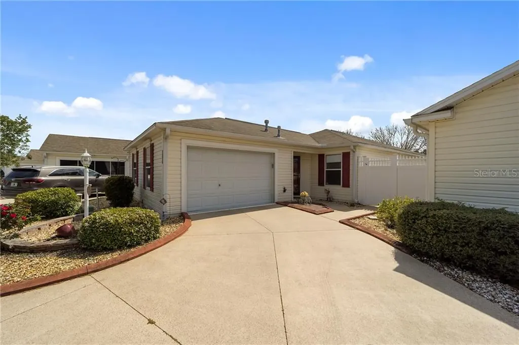 7570 SE 171st Horseshoe Lane The Villages FL 32162