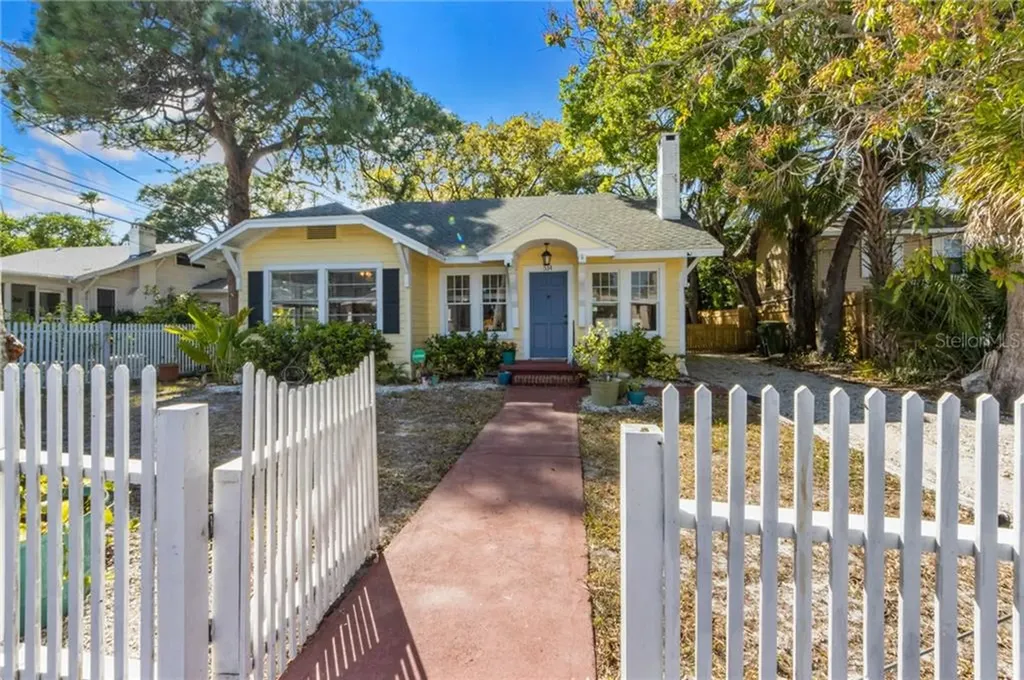 514 27th Street W Bradenton FL 34205