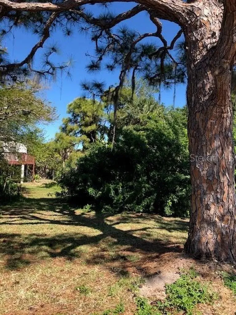 635 Jungle Queen Way Longboat Key FL 34228