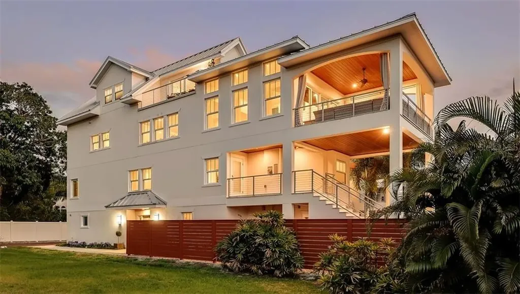 116 Garden Lane Sarasota FL 34242