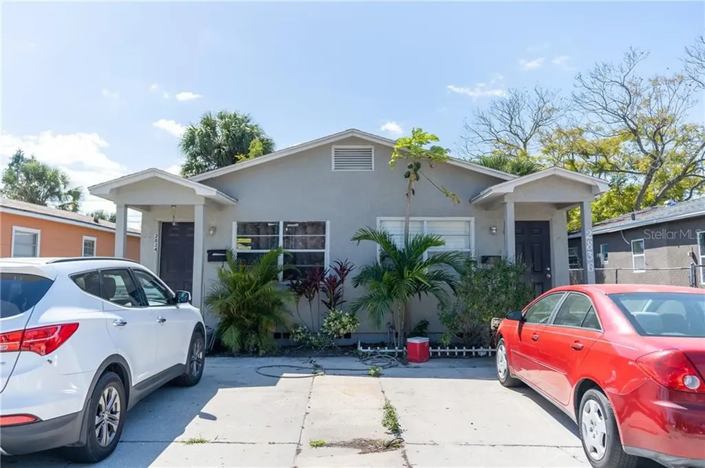 2834 Freemont Terrace S St Petersburg FL 33712