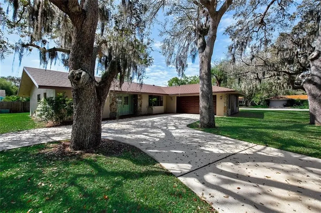 1455 S Ridgelane Circle Clearwater FL 33755