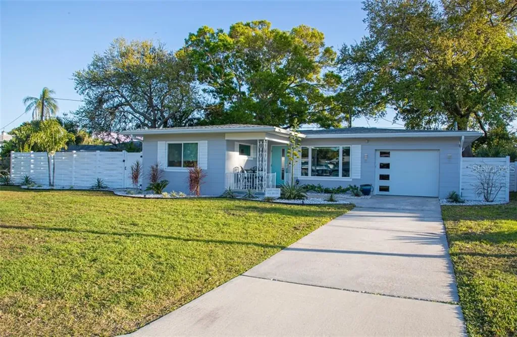 4806 Del Rio Way S Gulfport FL 33711