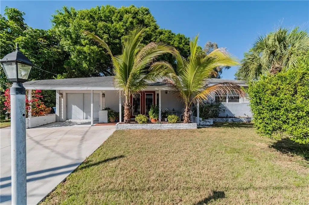 4221 Larkin Street Sarasota FL 34232