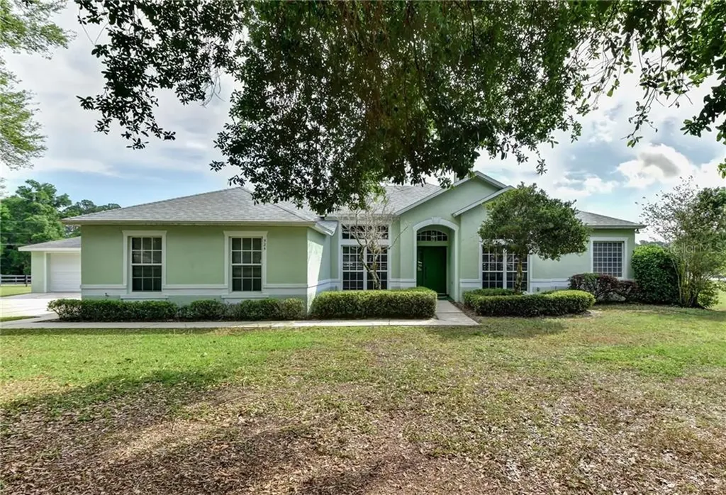 525 N Blue Lake Avenue Deland FL 32724