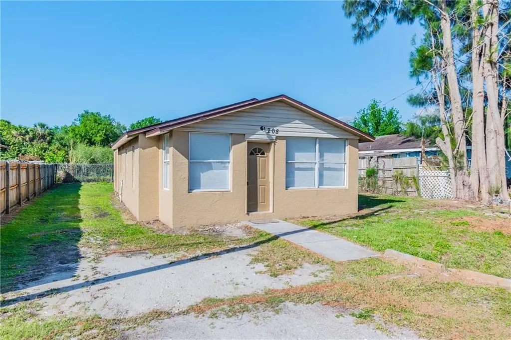 208 30th Street E Palmetto FL 34221