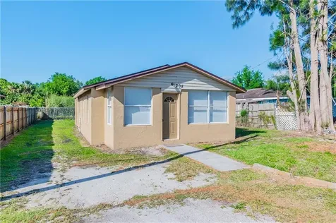 208 30th Street E Palmetto FL 34221