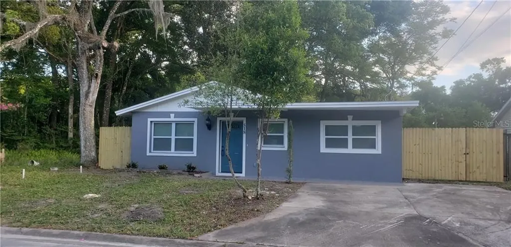 518 W Winnemissett Avenue Deland FL 32720