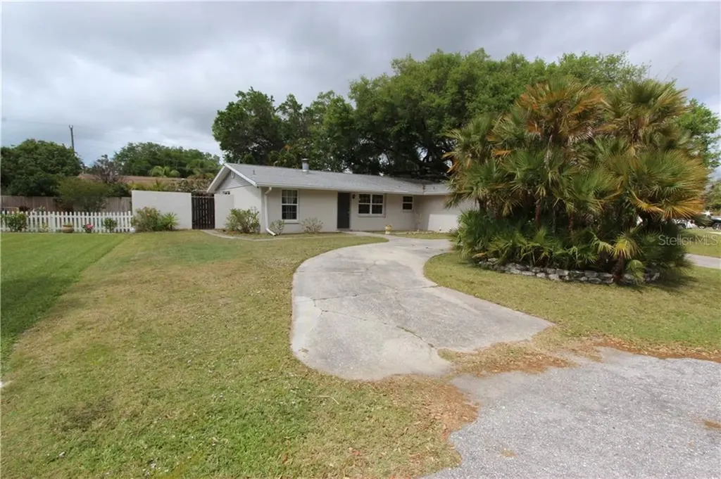 574 Garden Road Venice FL 34293