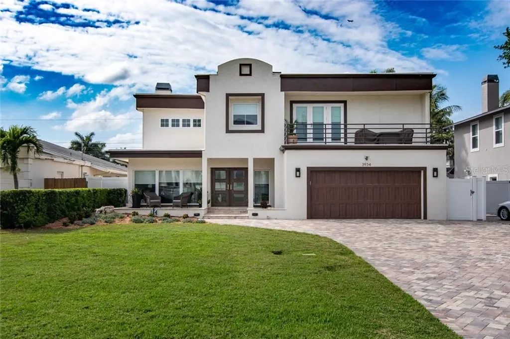 3934 Bayshore Boulevard NE St Petersburg FL 33703