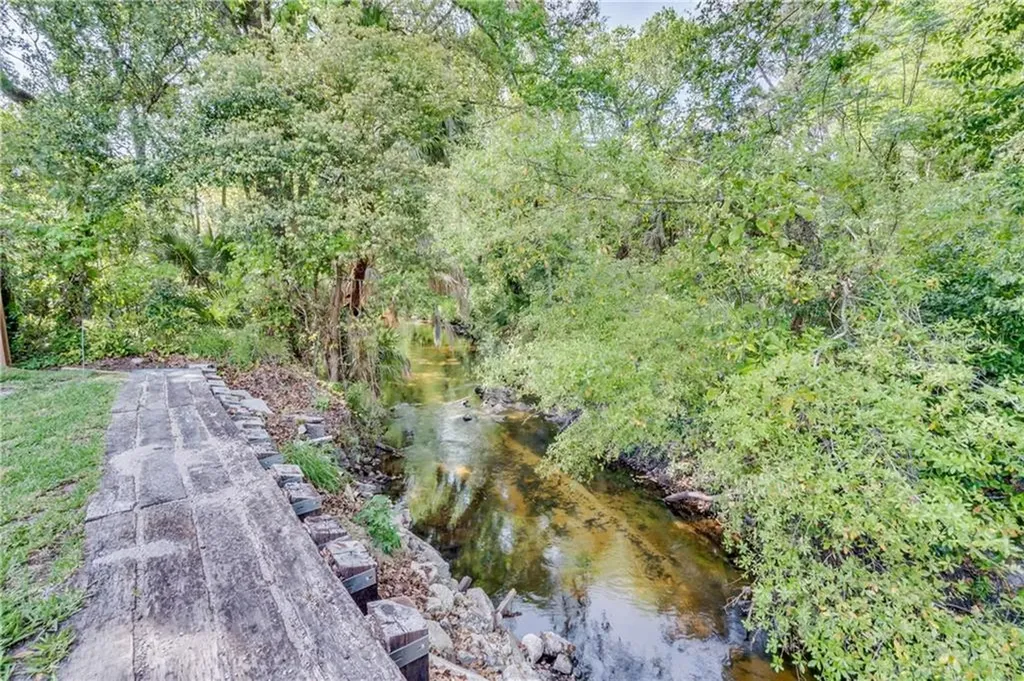 613 Little Wekiva Road Altamonte Springs FL 32714