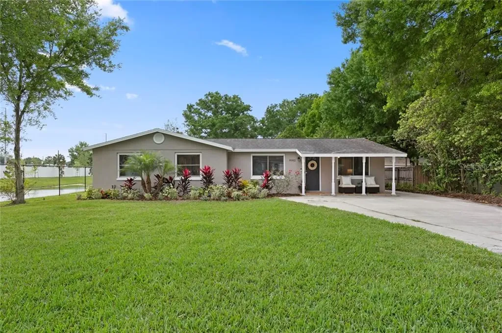 8902 W Cluster Avenue Tampa FL 33615
