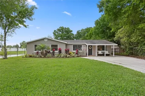 8902 W Cluster Avenue Tampa FL 33615