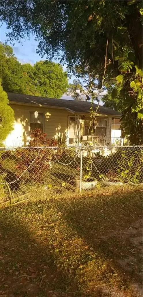 7017 N Hale Avenue Tampa FL 33614