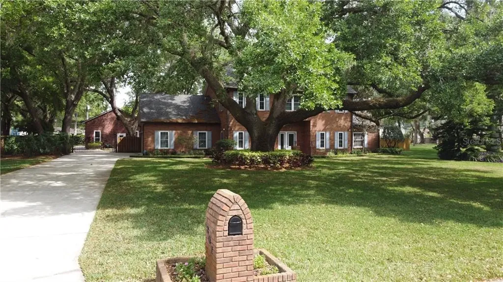 807 Centerbrook Drive Brandon FL 33511