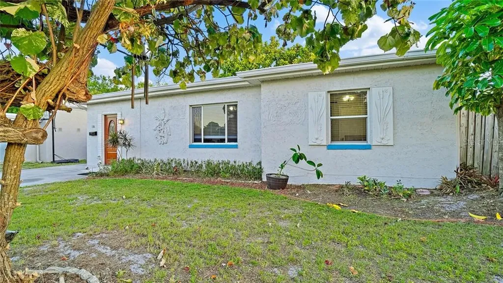 136 83rd Avenue N St Petersburg FL 33702