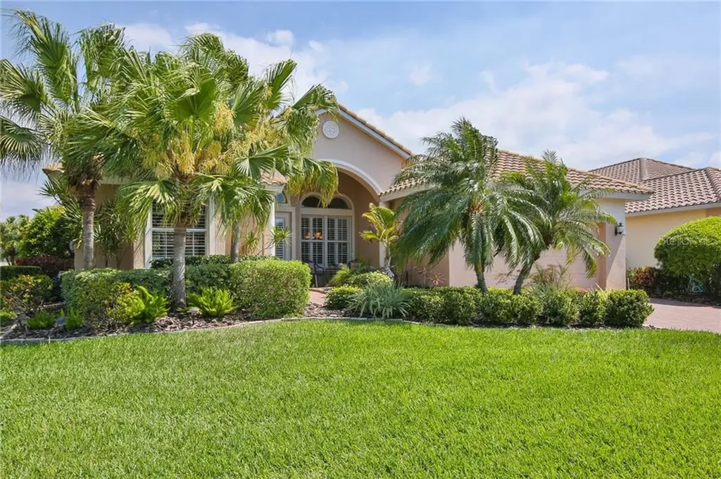 6535 41st Court E Sarasota FL 34243