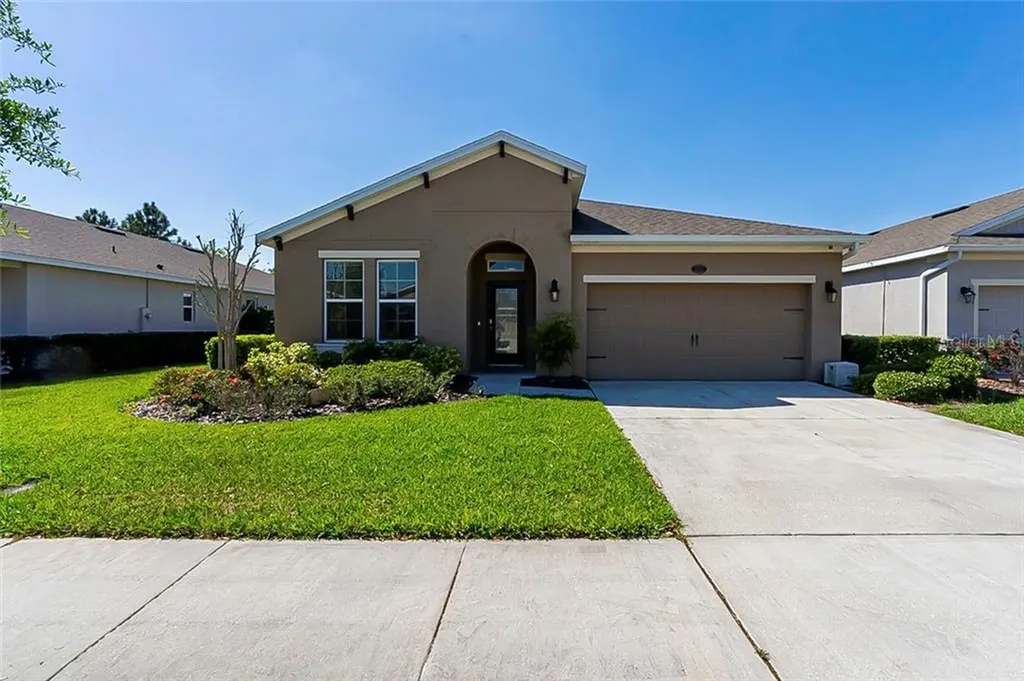 318 W Freesia Court Deland FL 32724