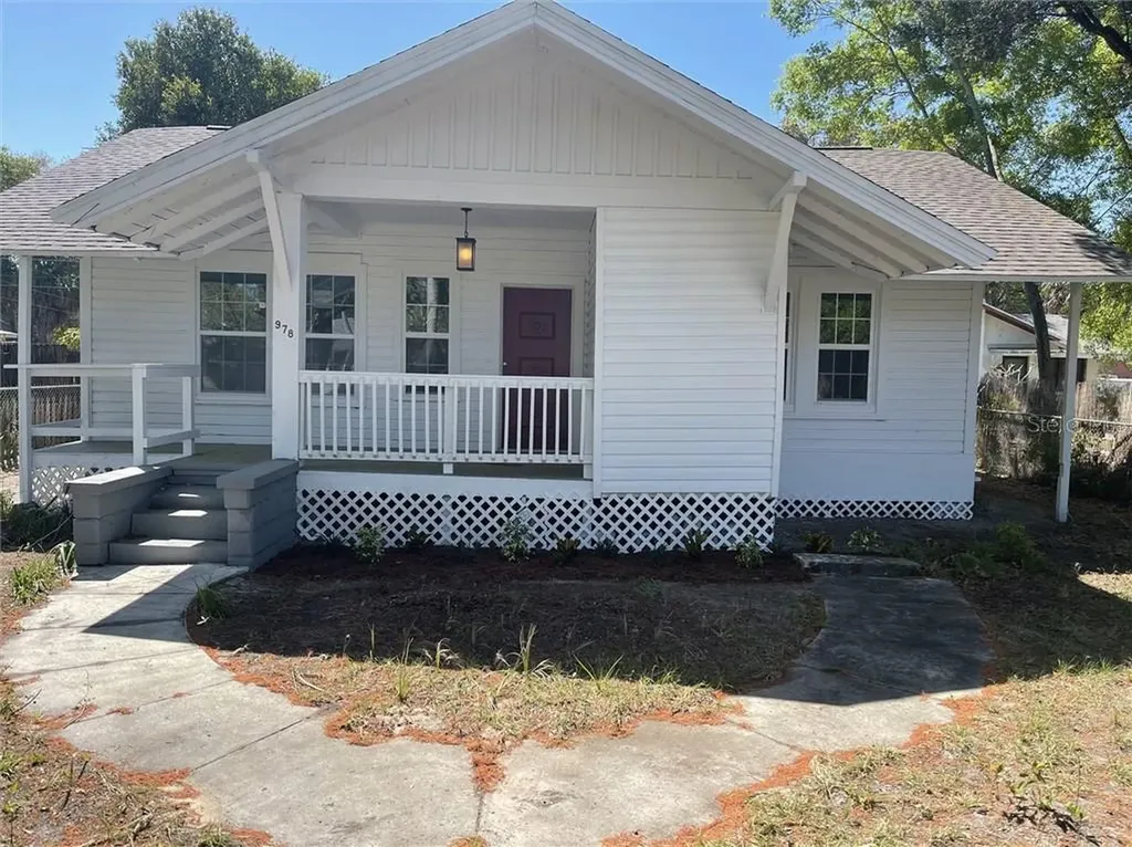 978 11th Avenue S St Petersburg FL 33705