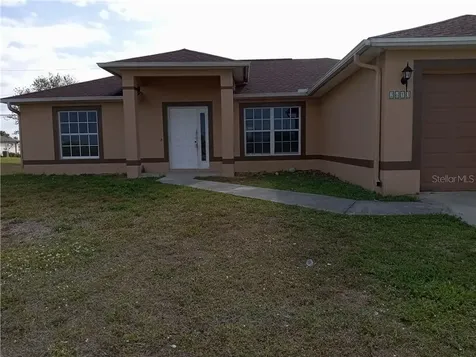2613 Northeast 1st Place, Cape Coral FL 33909