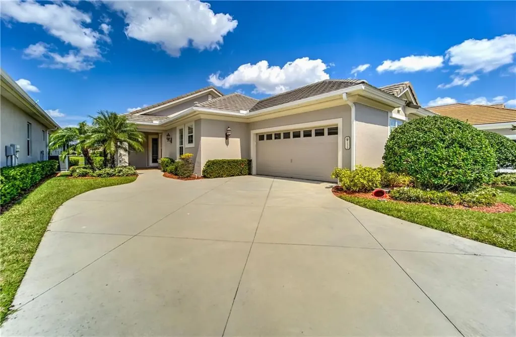 1829 Laurel Glen Cove Lakeland FL 33803