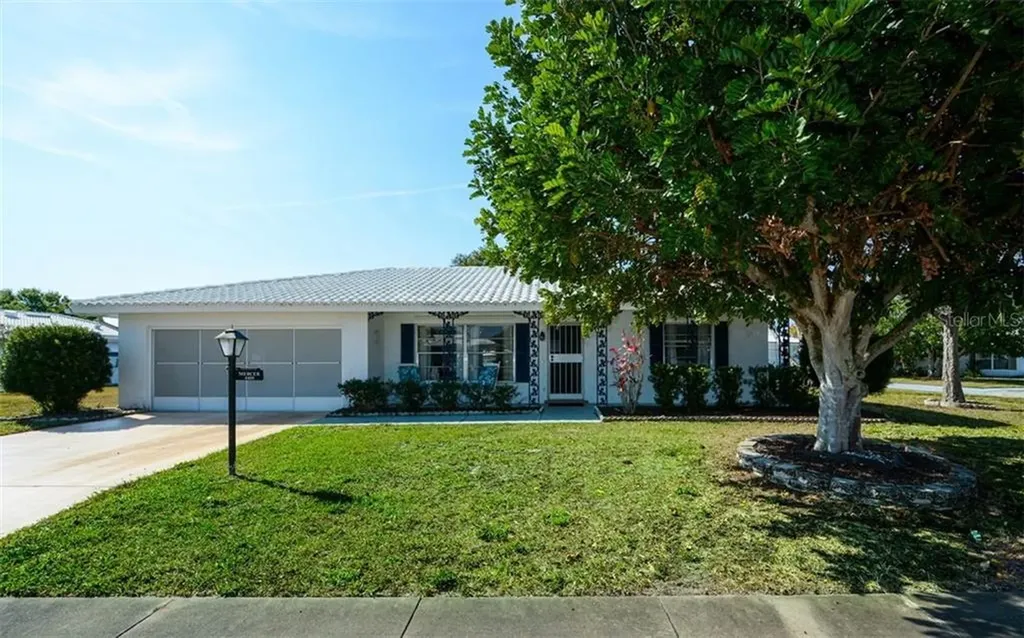 4410 Lakewood Avenue Bradenton FL 34208