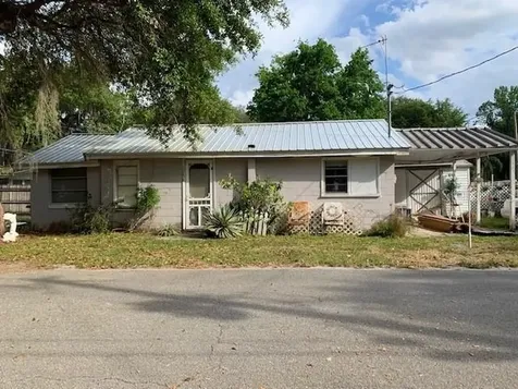 3258 Cr 431 Lake Panasoffkee FL 33538