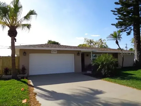 6285 15th Street S St Petersburg FL 33705