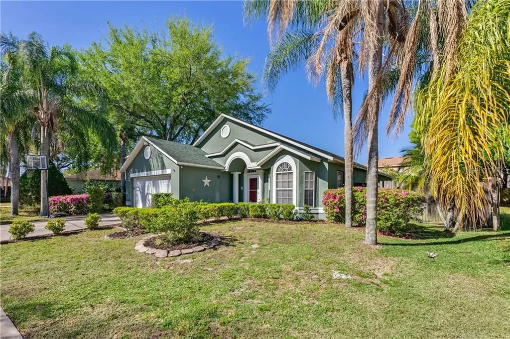 1208 Falconcrest Boulevard Apopka FL 32712