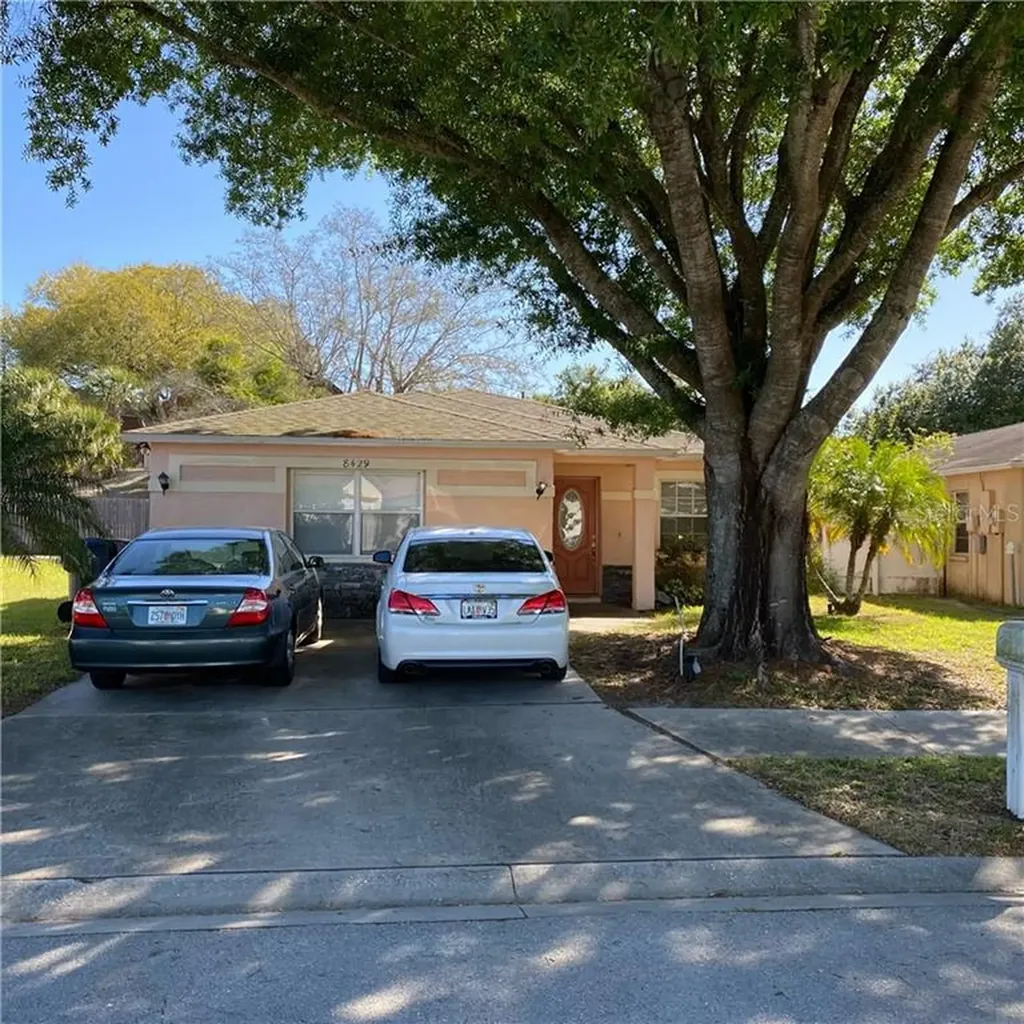 8429 N River Dune Street Tampa FL 33617