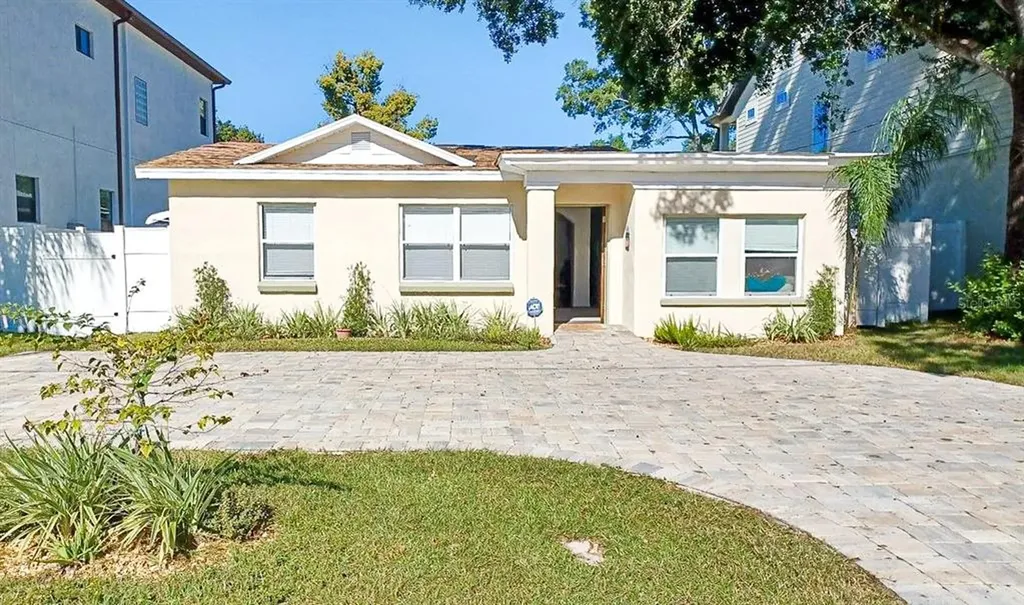 3819 W Angeles Street Tampa FL 33629