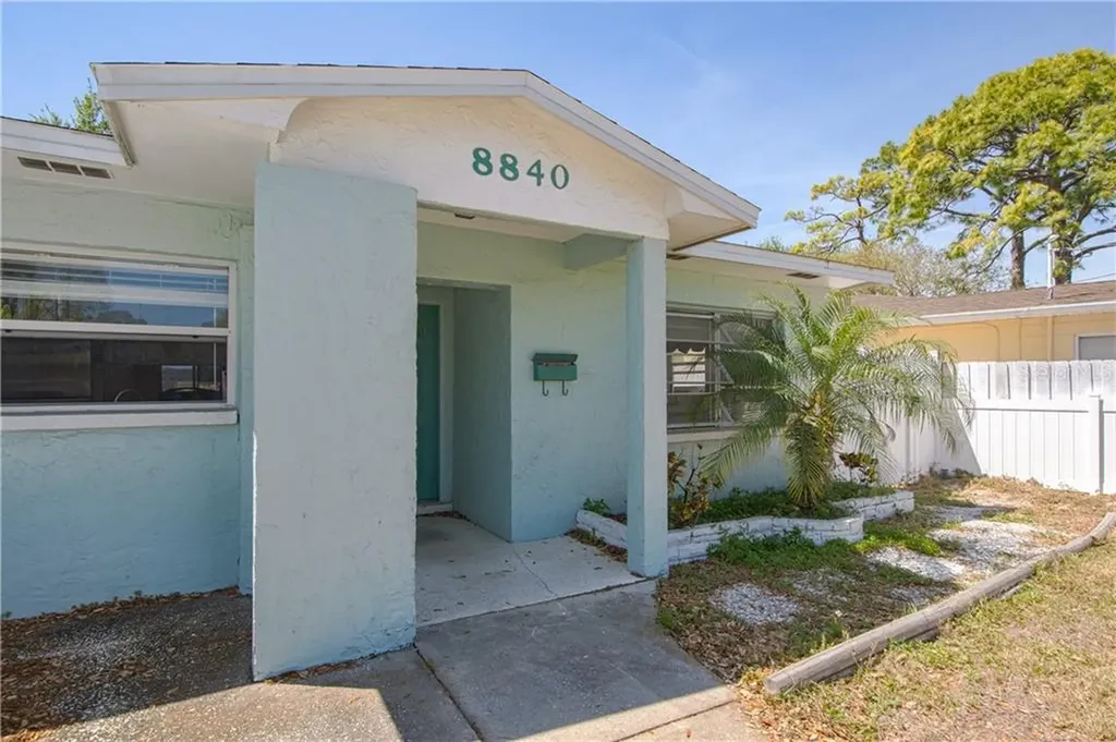 8840 Sunlit Cove Drive NE St Petersburg FL 33702