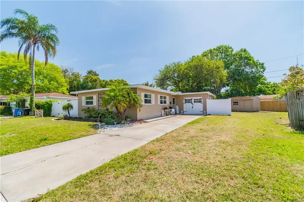 7584 19th Avenue N St Petersburg FL 33710