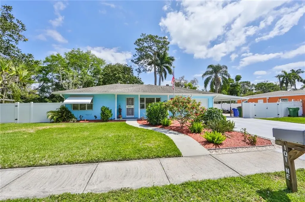 101 24th Street NE Bradenton FL 34208