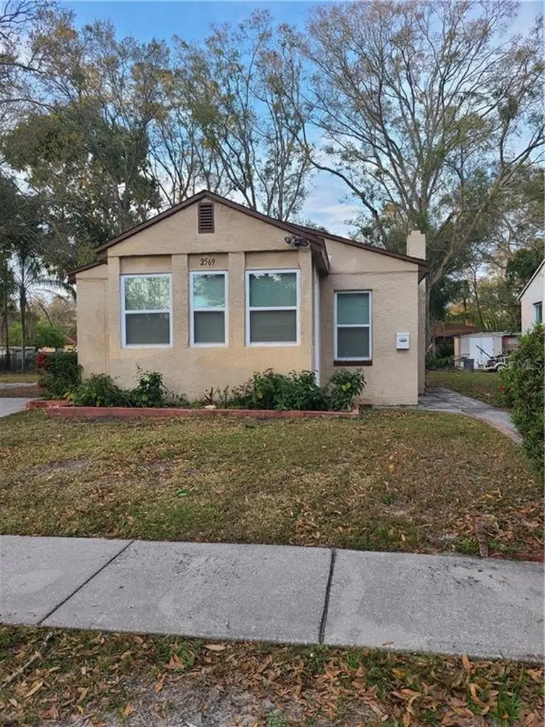 2569 Queensboro Avenue S St Petersburg FL 33712