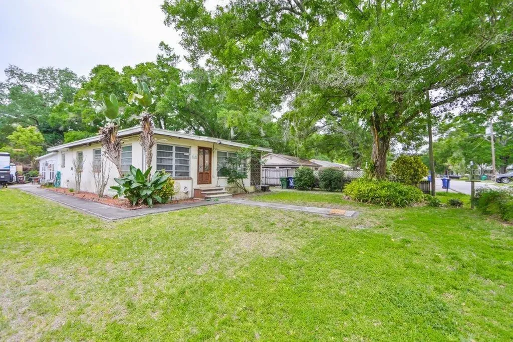 1619 E Nome Street Tampa FL 33604