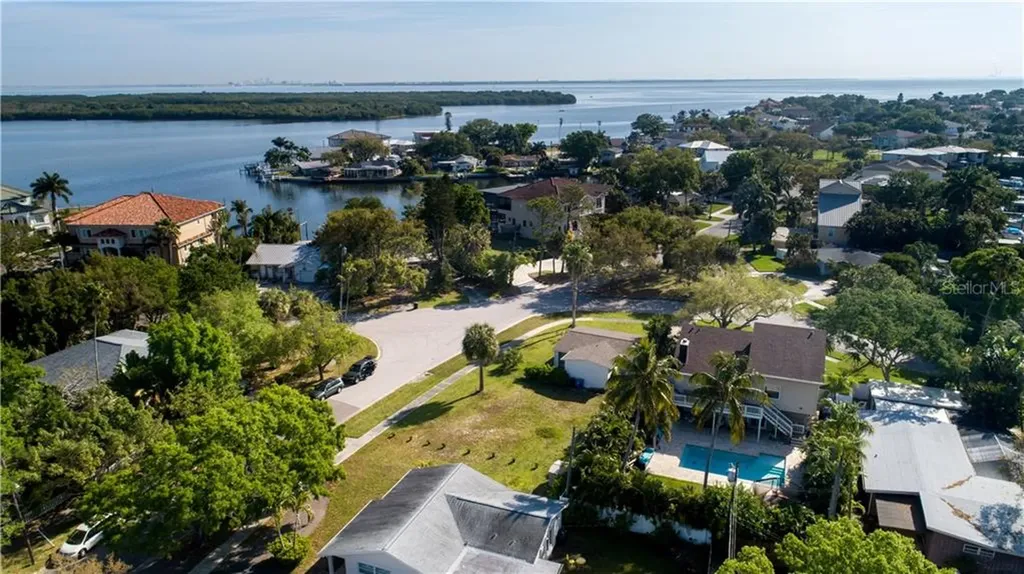 1828 Bayou Grande Boulevard NE St Petersburg FL 33703