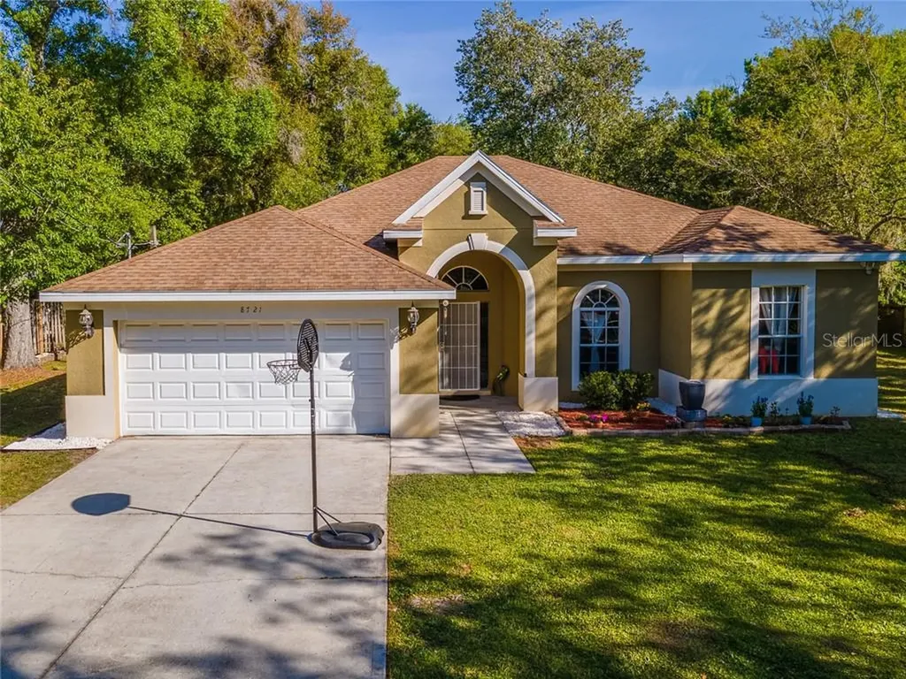 8721 N Meadowview Circle Tampa FL 33625