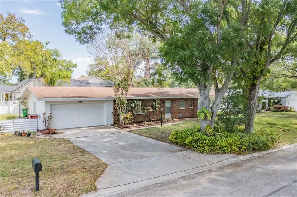 1501 Winding Way W Clearwater FL 33764