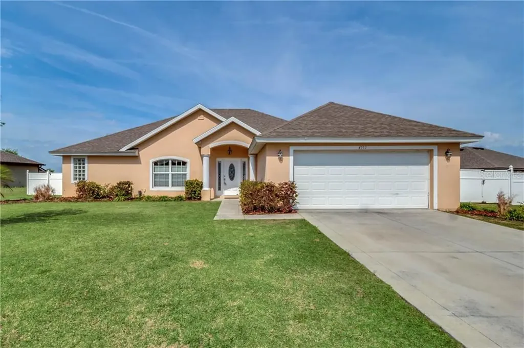 4552 Manica Drive Tavares FL 32778