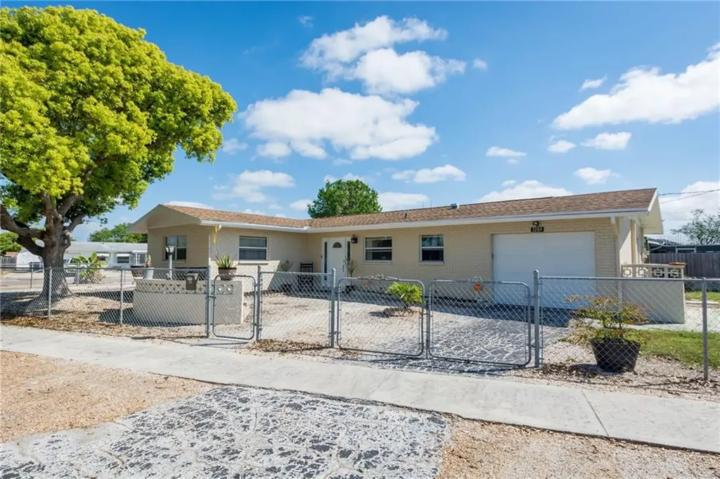 3289 59th Way N St Petersburg FL 33710