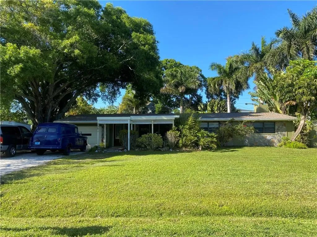 2241 Lynn Street Sarasota FL 34231