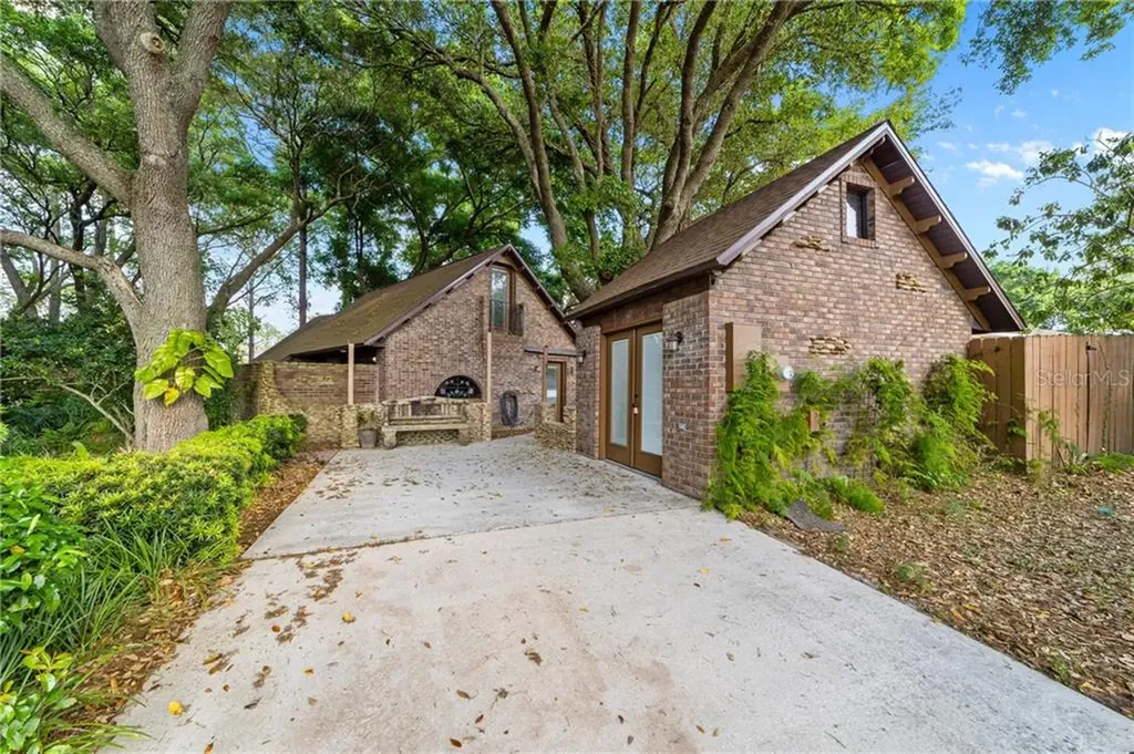 9675 County Road 121 Wildwood FL 34785