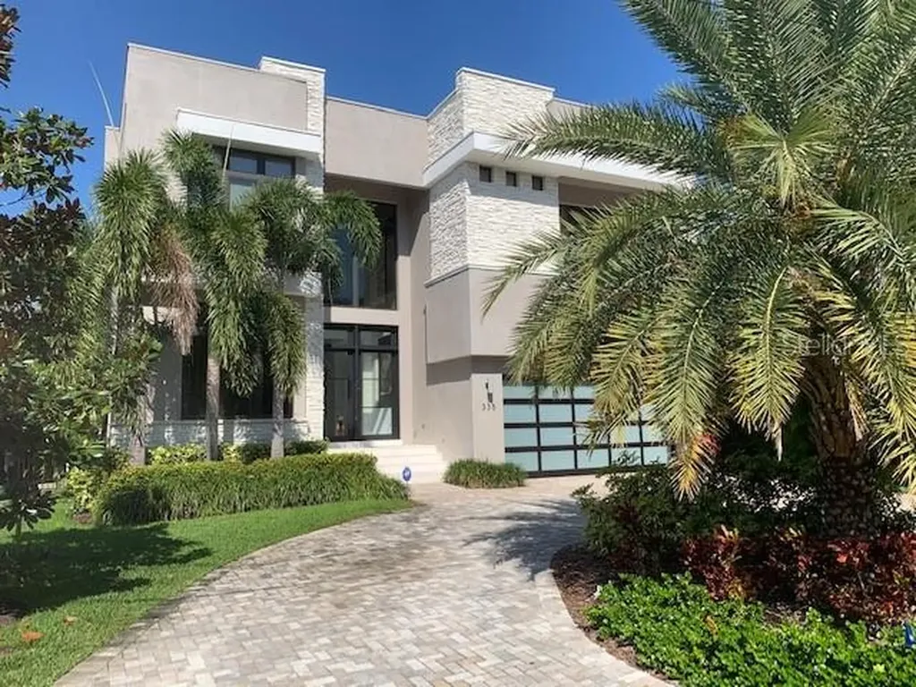 335 Brightwaters Boulevard NE St Petersburg FL 33704